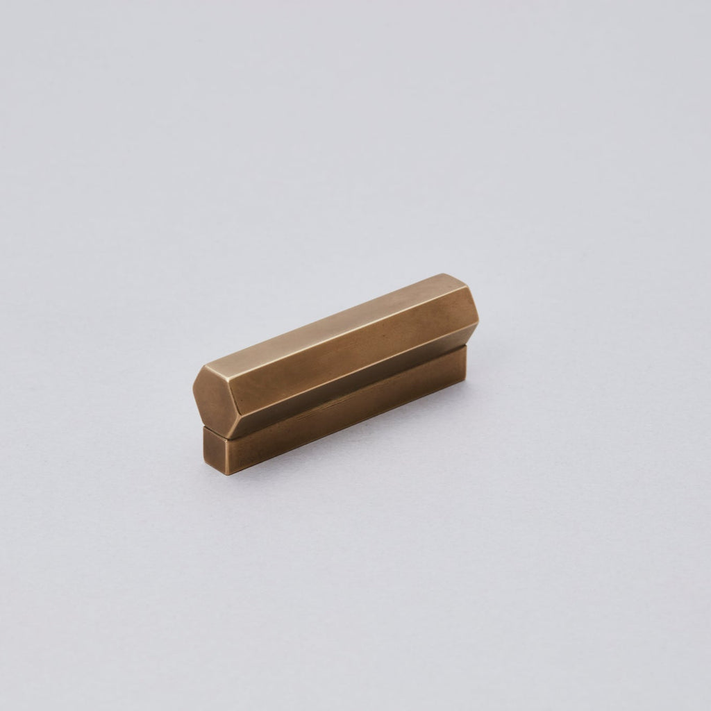時代　真鍮製　仙人と鹿　不老人2 真鍮 とって浮六角55mm -かなぐやとみせ- – KANAGU STORE